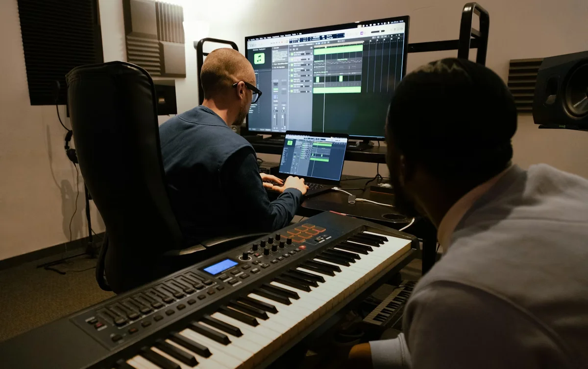 Session Musician Guide: Building a Career Playing Other People's Music